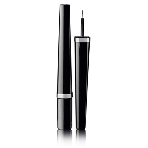 eyeliner chanel ligne graphique